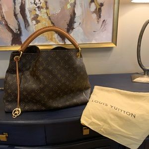 Louis Vuitton GM Artsy